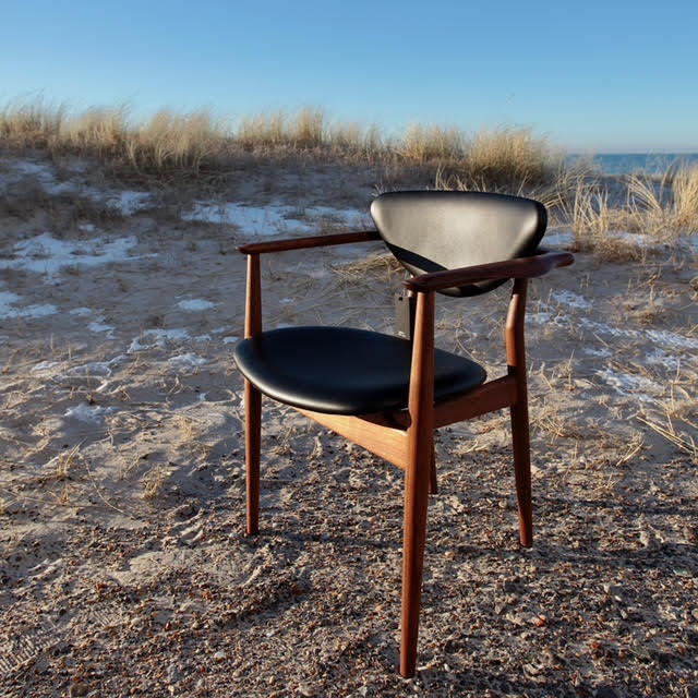 Finn juhl on sale 109 chair